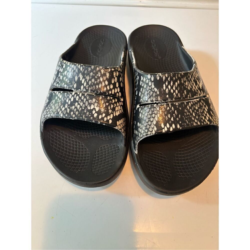 Oofos Slides
